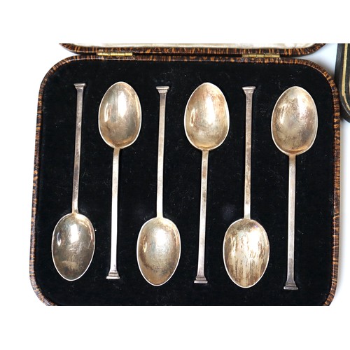 208 - A group of various Victorian to Early 20th century  Sterling Silver Cutlery, vanity set, bowl, selle... 