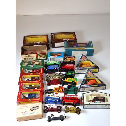 211 - A group of boxed and loose die-cast model cars including Days Gone, Corgi, Cameo + others