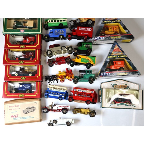 211 - A group of boxed and loose die-cast model cars including Days Gone, Corgi, Cameo + others