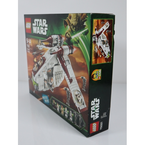 7 - LEGO Star Wars - 75021 Republic Gunship - Sealed Box / Unused