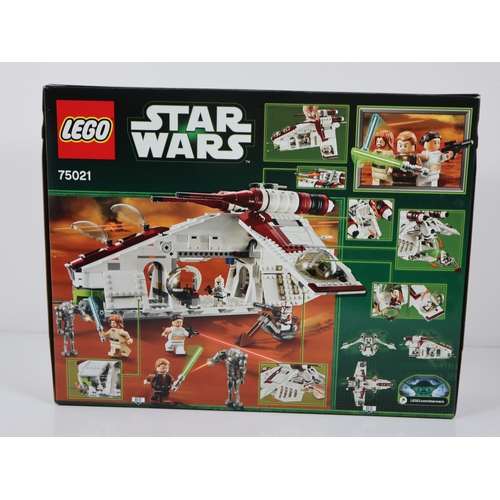 7 - LEGO Star Wars - 75021 Republic Gunship - Sealed Box / Unused