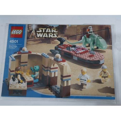 31 - LEGO Star Wars - 4501 Mos Eisley Cantina - Open Box / Complete with instructions & Minifgures