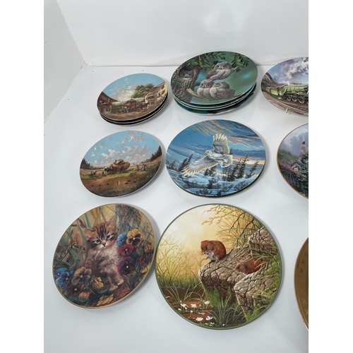 302 - A quantity of collectable wall plates.