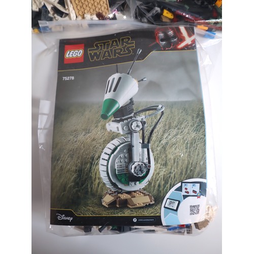 136 - LEGO Star Wars 75278 D-O Droid, 75276 Stormtrooper Helmet , 75277 Boba Fett Helmet - Complete with i... 