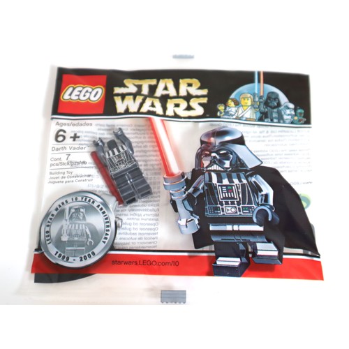 100 - LEGO - Star Wars 4547551 Minifigure Chrome Darth Vader  - Sealed Polybag