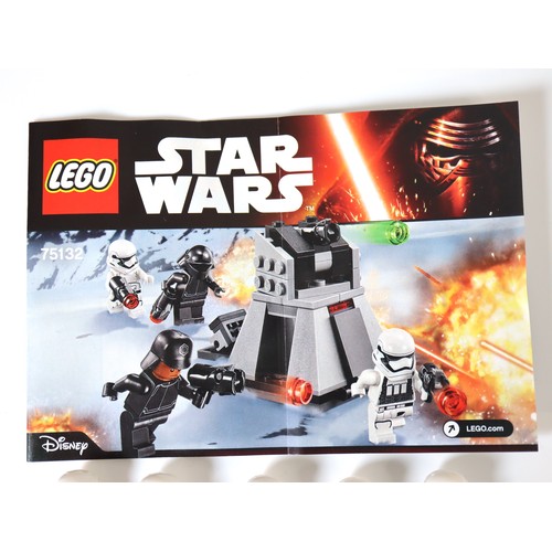 86 - LEGO Star Wars - Minifigures & instructions from set 75132 - Total of 5 sets worth of minifigures , ... 