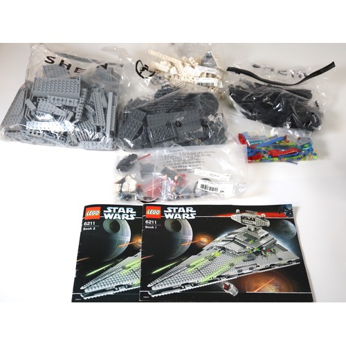 186 - LEGO Star Wars 6211 Imperial Star Destroyer 2006 - No box, complete with instructions and minifigure... 