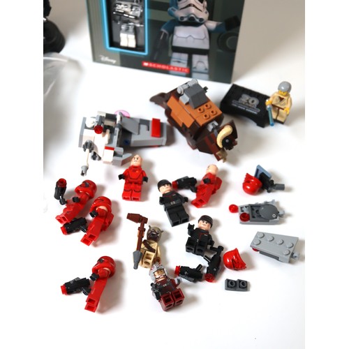 190 - LEGO Star Wars - a collection of minifigures including 20th anniversary Obo-Wan Kenobi + loose lego ... 