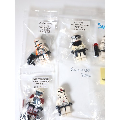 73 - LEGO Star Wars - A group of Clone Trooper Minifigures