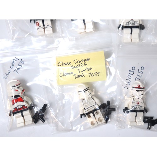 75 - LEGO Star Wars - A group of Clone Trooper Minifigures