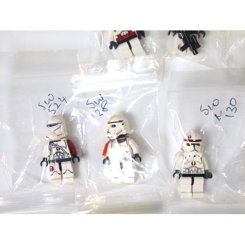 75 - LEGO Star Wars - A group of Clone Trooper Minifigures