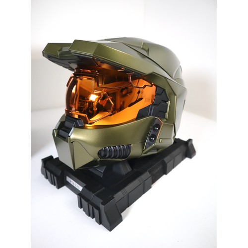 114 - Halo 3 Xbox 360 Legendary Edition Fully Scultpured Spartan Helmet in Box