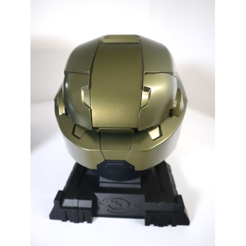 114 - Halo 3 Xbox 360 Legendary Edition Fully Scultpured Spartan Helmet in Box