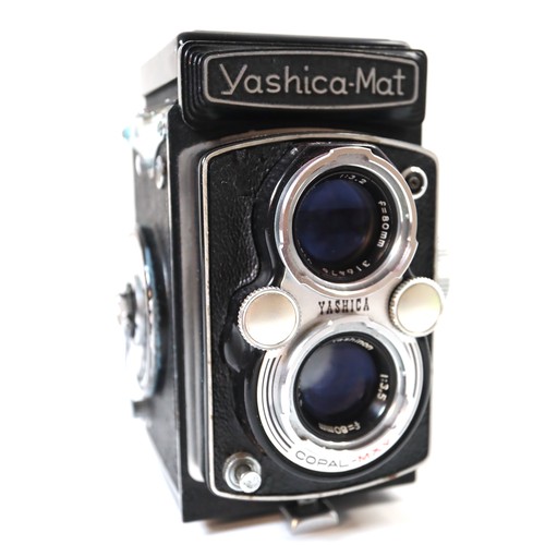 41 - Yashica-Mat Copal MXV Yashinon 3.5 80mm TLR Camera in fitted leather case and handbook