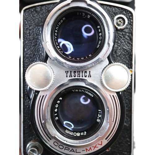 41 - Yashica-Mat Copal MXV Yashinon 3.5 80mm TLR Camera in fitted leather case and handbook