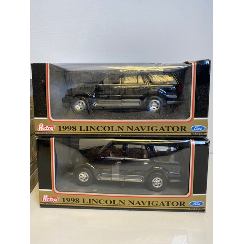 301 - Four Redbox 1998 Ford Lincoln Navigator No.68029 and Two Ford Explorer no.68008 Die-cast models In b... 