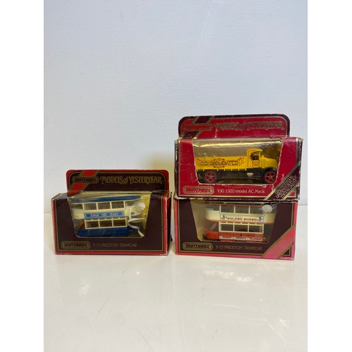 304 - Collection of Matchbox Die-cast model cars including MB4 Taxi Londonien, MB62 Volvo 760 MB47 Scoolbu... 