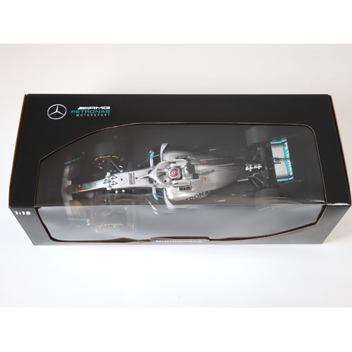 16 - Lewis Hamilton Mercedes-AMG Petronas Motorsport F1 W10 EQ Power+ - 2019 1:18 Scale Model by Minicham... 