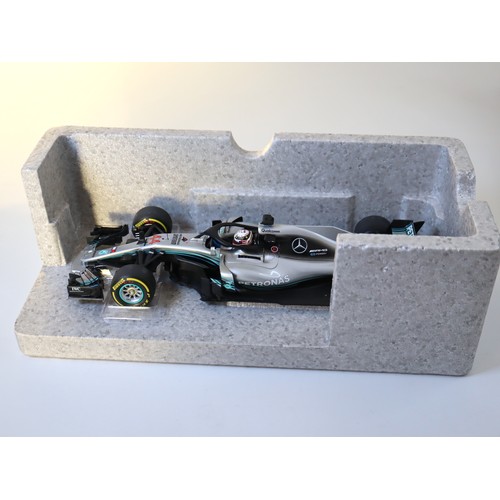 19 - Lewis Hamilton Mercedes-AMG Petronas Motorsport - F1 W09 EQ Power+ Saison 2018 - 1:18 Scale model by... 