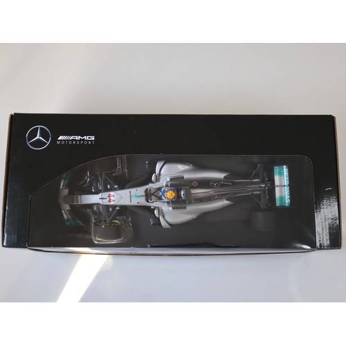 28 - Lewis Hamilton Mercedes-AMG Petronas Motorsport - F1 W08 EQ Power+ Saison 2017 1:18 Scale by Pauls M... 