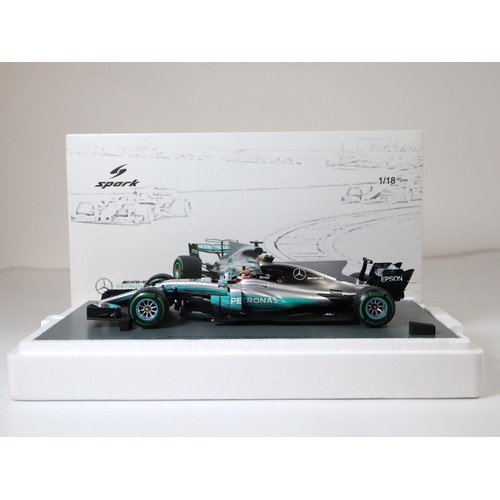 36 - Spark 1:18 Scale Mercedes-AMG F1 W08 EQ Power+ Lewis Hamilton in Box