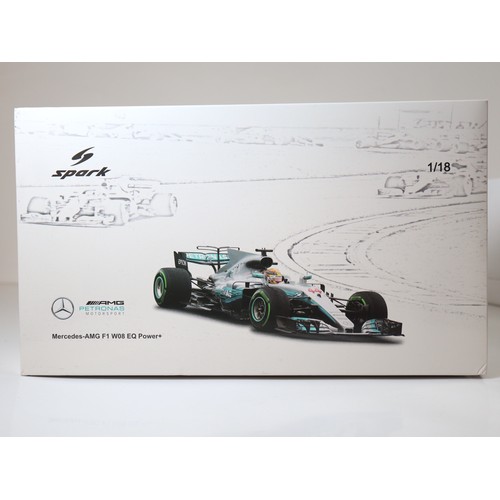 36 - Spark 1:18 Scale Mercedes-AMG F1 W08 EQ Power+ Lewis Hamilton in Box