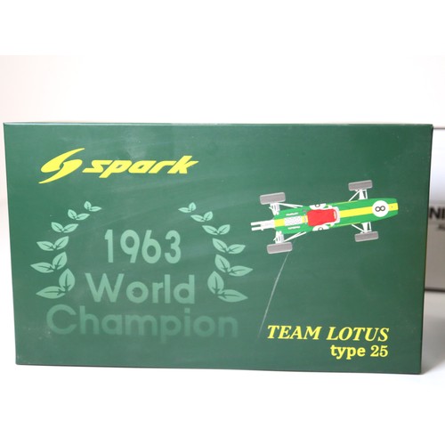 38 - Spark Team Lotus Type 25 1963 World Champion Jim Clark No 8 + Jim Clark 1:2 Scale  Authorised Replic... 