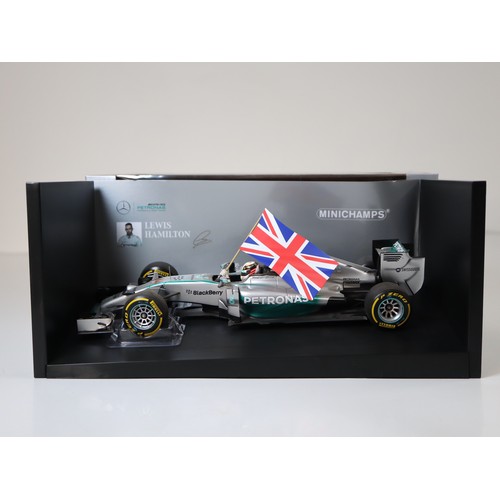 39 - Lewis Hamilton Mercedes AMG Petronas F1 Team F1W05 Hybrid - Winner Abu Dhabi GP 2014 World Champion ... 