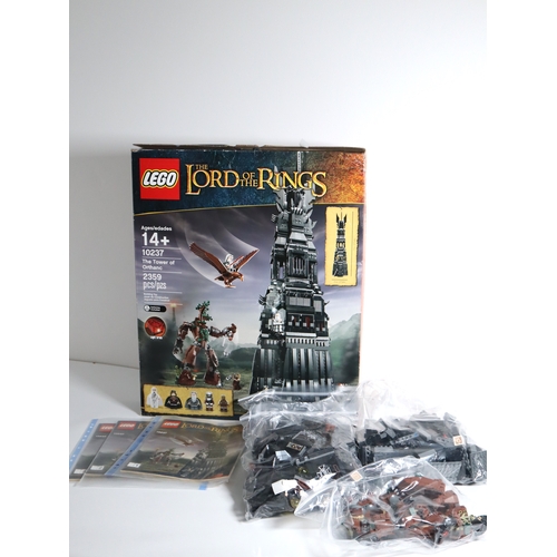 101 - LEGO - The Lord of the Rings Tower of Orthanc 10237