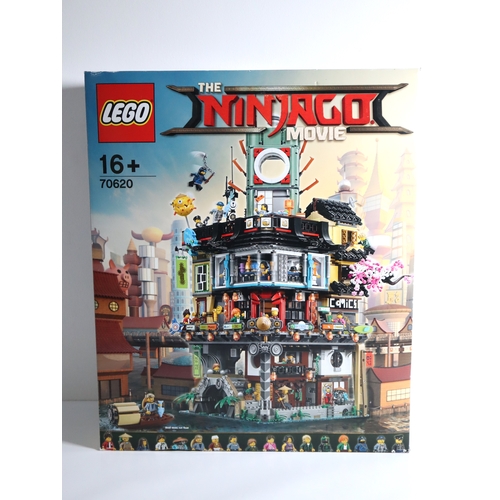 102 - LEGO - The Ninjago Movie 70620 Ninjago City