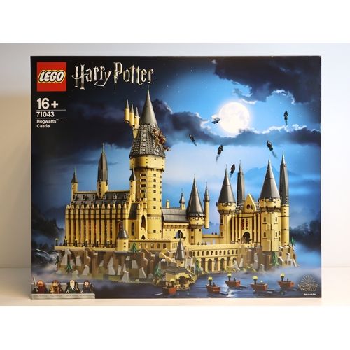 120 - LEGO - Harry Potter 71043 Hogwarts Castle