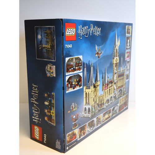 120 - LEGO - Harry Potter 71043 Hogwarts Castle