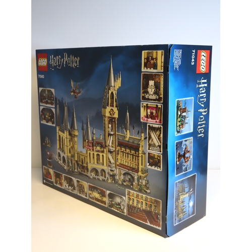 120 - LEGO - Harry Potter 71043 Hogwarts Castle