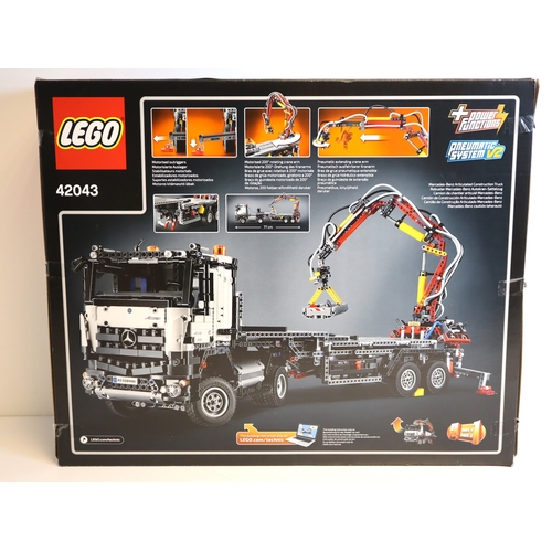 130 - LEGO - Technic 42043 Mercedes-Benz Arocs 3245