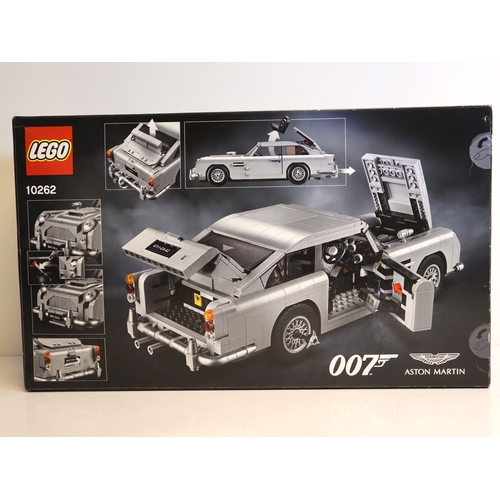 133 - LEGO - Creator 10262 James Bond Aston Martin DB5