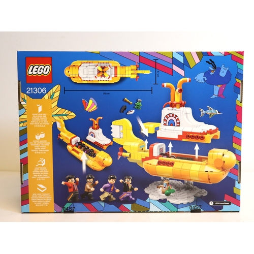 137 - LEGO - Ideas 21306 The Beatles Yellow Submarine