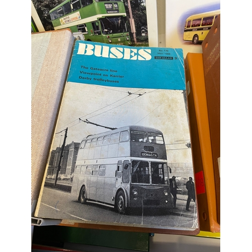 336 - Large quantity of Bus books including London 1952 Buses,Trams & Trolley Busesby Philip Wallis, Londo... 