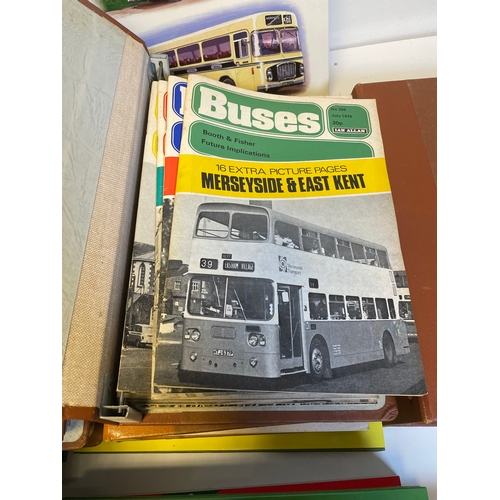 336 - Large quantity of Bus books including London 1952 Buses,Trams & Trolley Busesby Philip Wallis, Londo... 