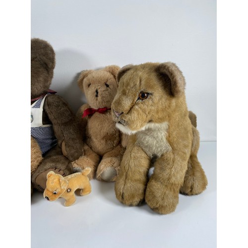 358 - A collection of Various makers teddy bears and a Tony's toys Lioness