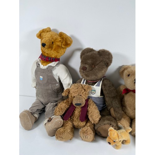 358 - A collection of Various makers teddy bears and a Tony's toys Lioness