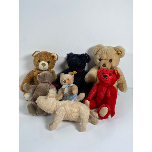 361 - A collection of Steiff teddy bears