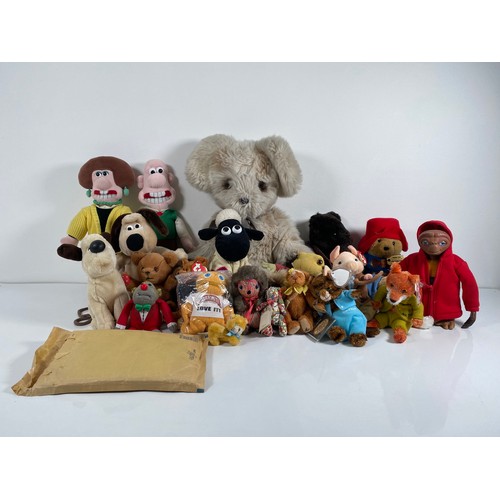 343 - A collection of Various teddy bears and plushies including Wallace and Gromit, TY and Paddington.