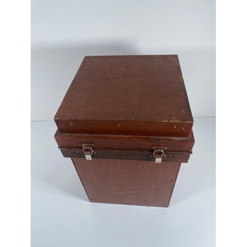 373 - 20th Century Bodmers Sliding Cylinder scale engine model on a Mahogany Plinth 42cm x 25cm with hard ... 