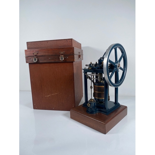 373 - 20th Century Bodmers Sliding Cylinder scale engine model on a Mahogany Plinth 42cm x 25cm with hard ... 