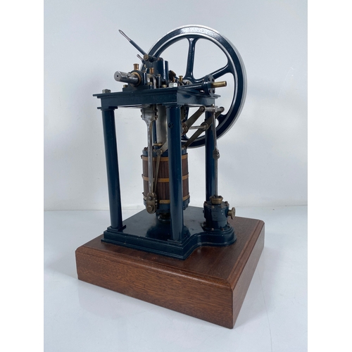 373 - 20th Century Bodmers Sliding Cylinder scale engine model on a Mahogany Plinth 42cm x 25cm with hard ... 