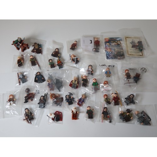 166 - LEGO Minifigures - A group of various figures from The Lord of the Rings / The Hobbit including Elve... 