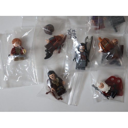 166 - LEGO Minifigures - A group of various figures from The Lord of the Rings / The Hobbit including Elve... 