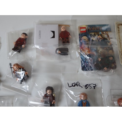 166 - LEGO Minifigures - A group of various figures from The Lord of the Rings / The Hobbit including Elve... 