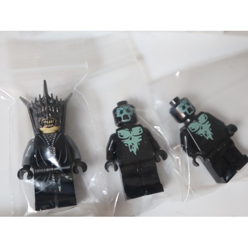 170 - LEGO Minifigures - The Lord of the Rings / The Hobbit A group of Ringwraith / Nazgul on horse back L... 