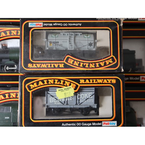 206 - Mainline Railways 00 Gauge B.R (W.R) BSKCoach Chocolate / Cream 2nd Class (2), 0-6-0 2251 Class Coll... 